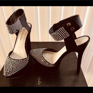 Bundle of 4 Michael Antonio Shoes Size 6